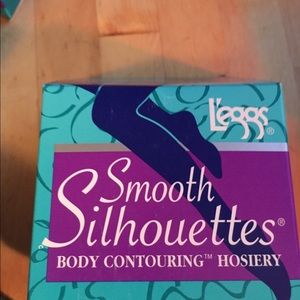L’eggs Smooth Silhouettes with slimming panty, size B